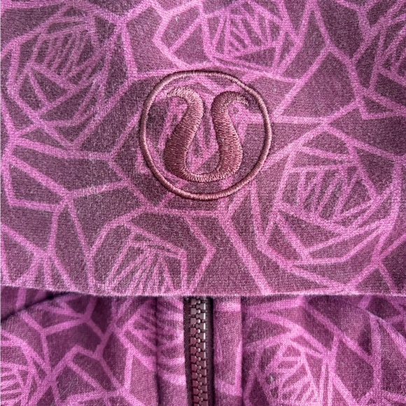 Lululemon Scuba Hoodie – Rose Print Burgundy (Size 8) - Picture 3 of 4